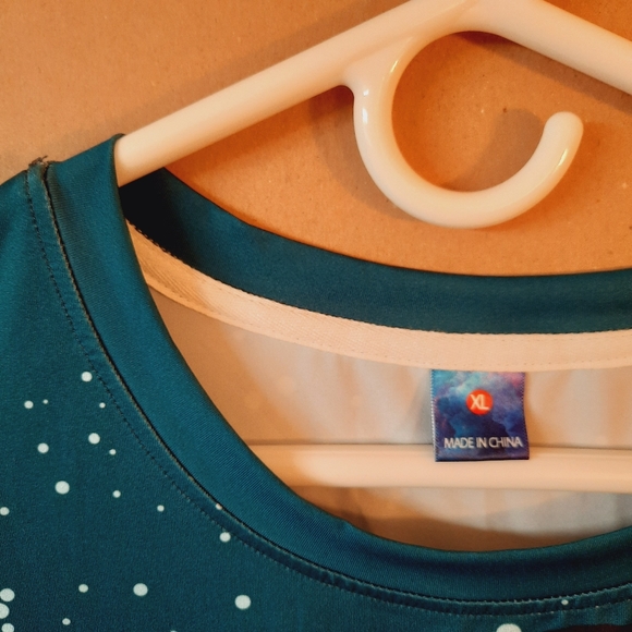 Full graphics front/ back astronaut shirt, silky comfortable fabric, nice! - Picture 6 of 6